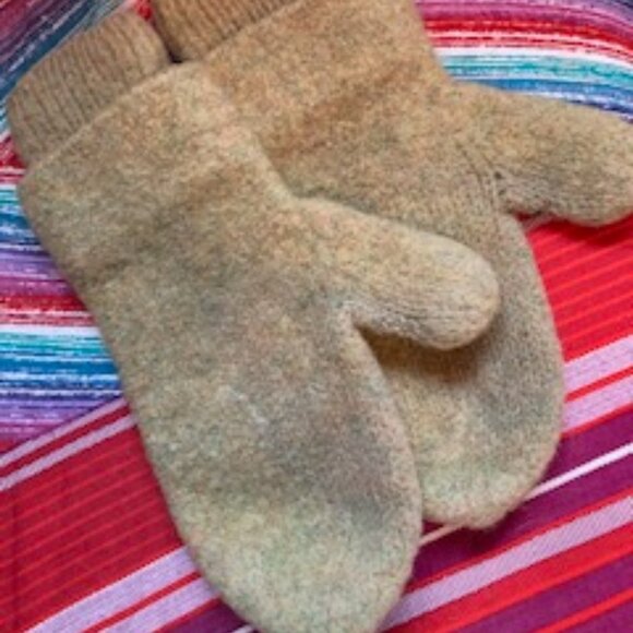 Hand knit mittens, Moss Green, tight weave, non slip cuff, size small - Picture 2 of 5